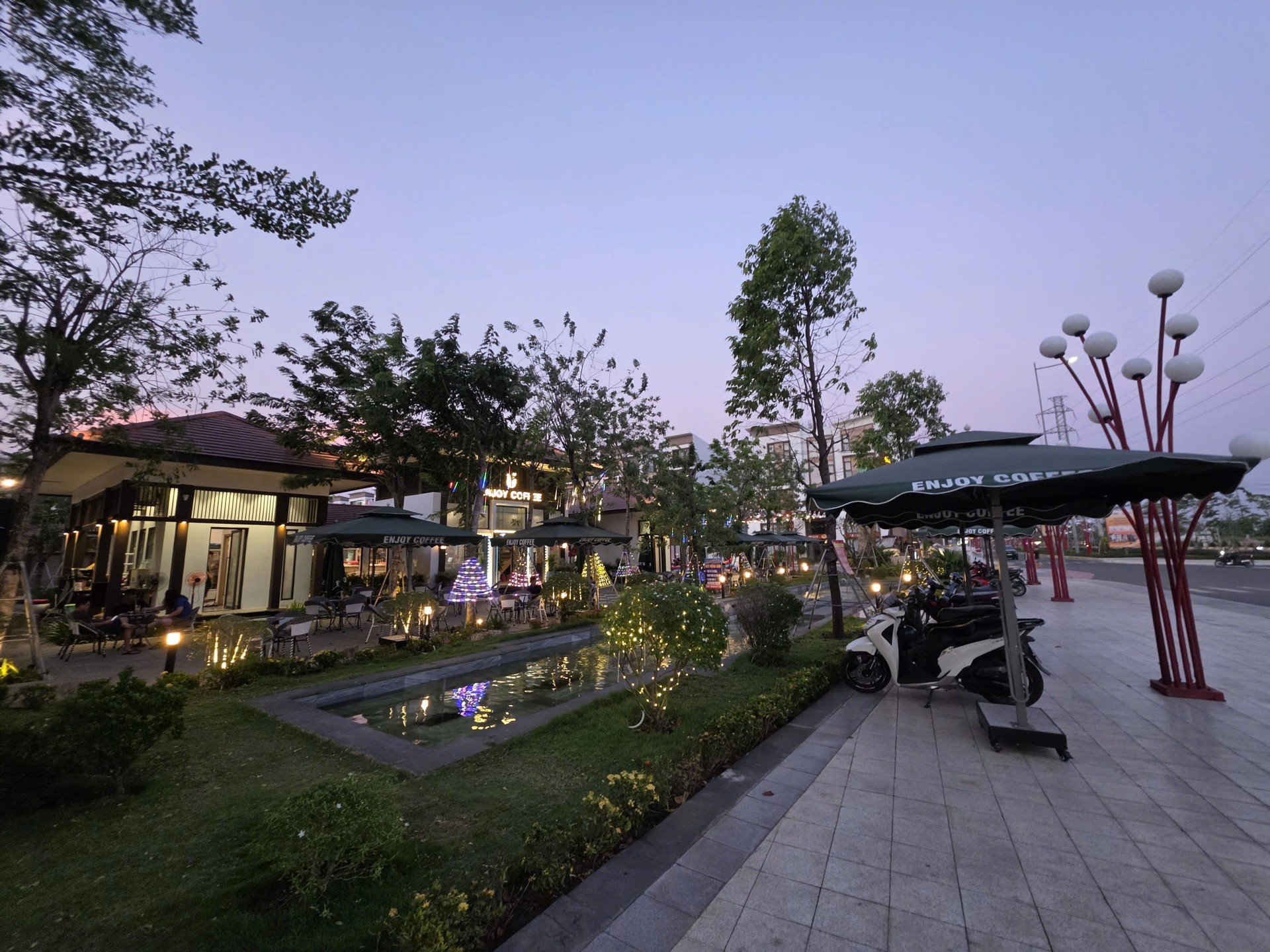 Khu vực clubhouse và dịch vụ cafe tại T&T City Millennia